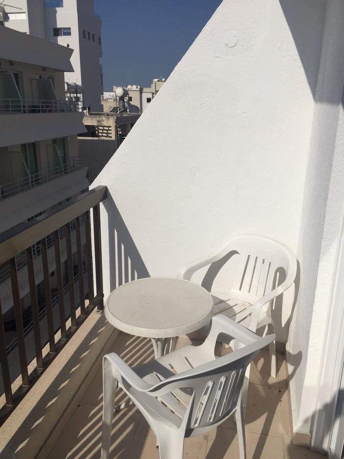 Nautilus Tourist Apartments Larnaca Exterior photo
